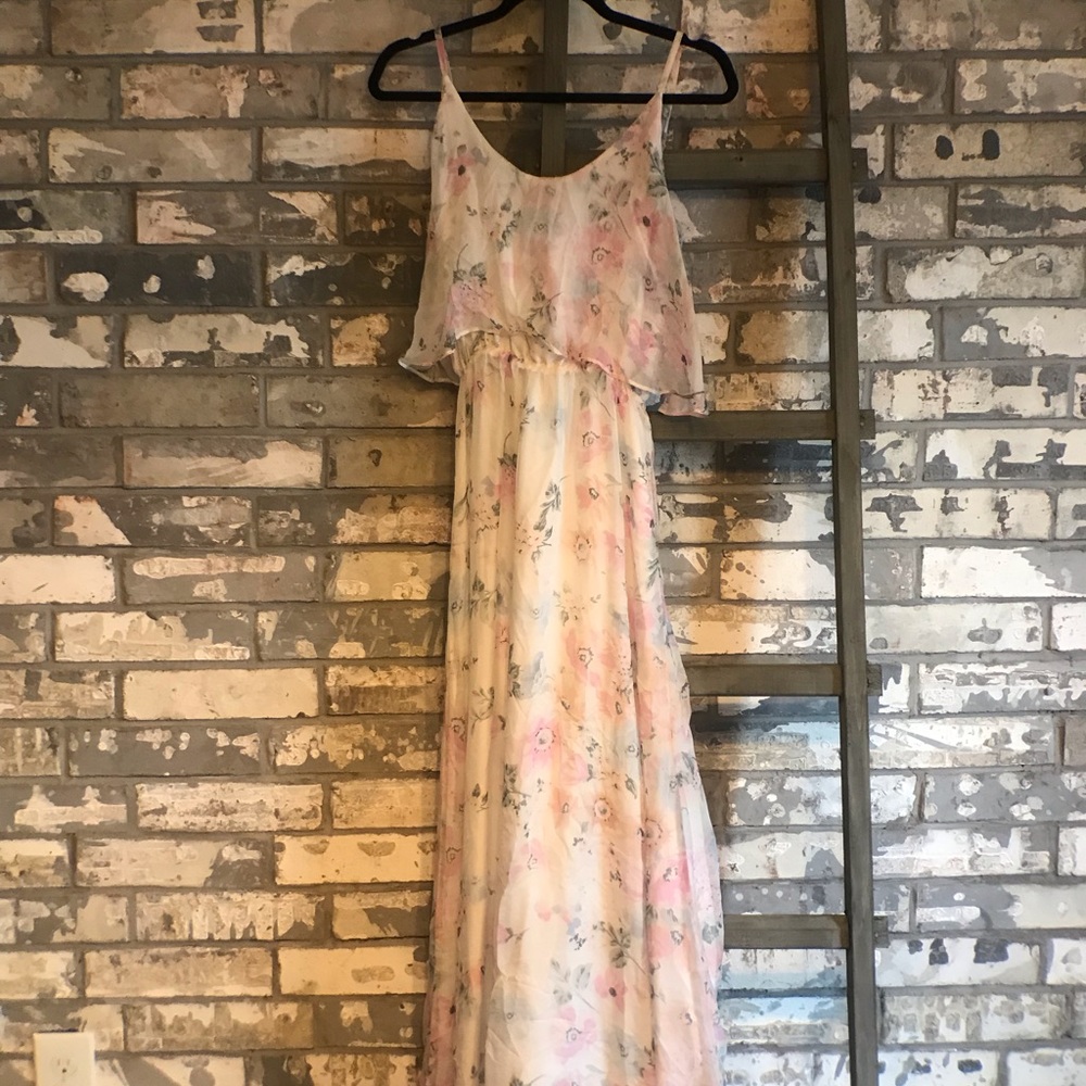 Plum Sugar Pretty - Floral White Maxi Dress